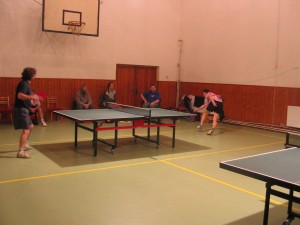 Milan v rozhodujícím zápase se vrhá střemhlav po míčku